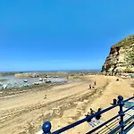 Harbourside Holiday home *