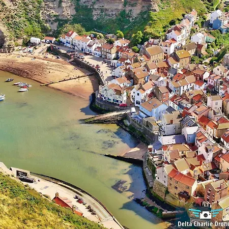 Harbourside Staithes