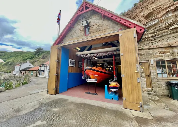 Harbourside * Staithes